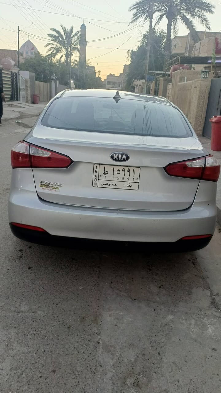 السلام عليكم فورتي 2016 للبيع بغداد باسمي ماشيه 146 السعر 100 ورقه*********** مكاني بغداد الشعب باقي التفاصيل السونار موجود وبيهه مجال حك الجيه
