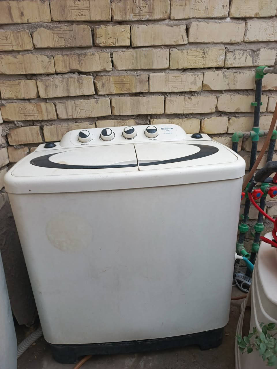 سلام عليكم اغراض للبيع 
سبلت عمودي شغال طنين وثلث 
مبردة سرعتين شغالة 
قفص مكيف 
غسالة حوضية 
مكان الزعفرانية ***********
