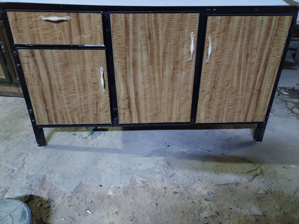 السلام عليكم كاونتر قطعتين بدون سنك حطاطة سعودي مترين ونص السعر ٢٤٠ وبي مجال قليل 
كاونترقطعتين حطاطة سعودي مترين نظيف السعر ٢٠٠ وبي مجال قليل
سنك مرمر بي فطر بس مايعبر مي السعر ٥٥ وبي مجال قليل
للاستفسار خاص اوالاتصال على الارقام التالية *********** هذا الرقم بي واتساب
*********** فلوجة قرية المختار
