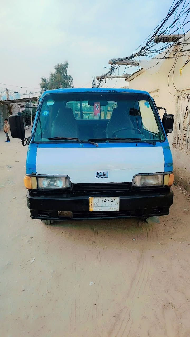 كيه لبيع رقم بغداد رقام نكليزيه باقيات عل استلام رقامه  سياره خير من الله مكينه وكير واكسن وشاصي ورقم شايصي مكفولات حداديه توني مسويه ما صار 10ايام جواه تخم تاير السياره بتره وحاطله بدي طويله السعر 45وبيه مجال لشراي ***********
