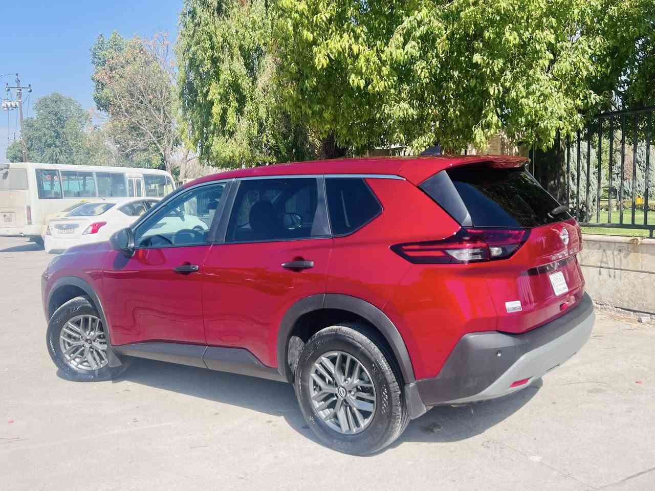 نيسان روج موديل 23سياره ماشيه 35الف سياره مكفوله من دعاميه للدعاميه فقط بيها تقرير مياه امطار نسبه قليله محرك 3بستون سياره تترقم محافضات سعرها 150بي مجال  مراوس حسب القناعه وترهم مقدمه وقسط حسب الاتفاق مكان اربيل  ***********
