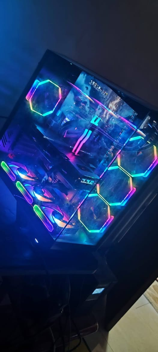 للبيع PC Gaming احترافي
⚡ المواصفات: • Intel Core i5-13400F
• RX 6800 XT XFX 16GB
• RAM 32GB DDR4 3600MHz T-Force
• SSD NVMe M.2 2TB
• PSU FSP 750W
• DarkFlash Case مع 10 مراوح RGB
• DarkFlash 360mm Liquid Cooler بشاشة مدمجة
🎮 أداء قوي جداً للألعاب على دقة 1440P و 4K 🚀 مناسب للألعاب، البث المباشر، التصميم والمونتاج
✅ الجهاز نظيف وجاهز للاستخدام ✅ تبريد احترافي وتهوية ممتازة ✅ قابل للتجربة والفحص
💰 السعر: 1,550,000 دينار عراقي 📍 الموقع: بغداد 📞 ***********
السعر قابل للتفاوض للجادين فقط.
