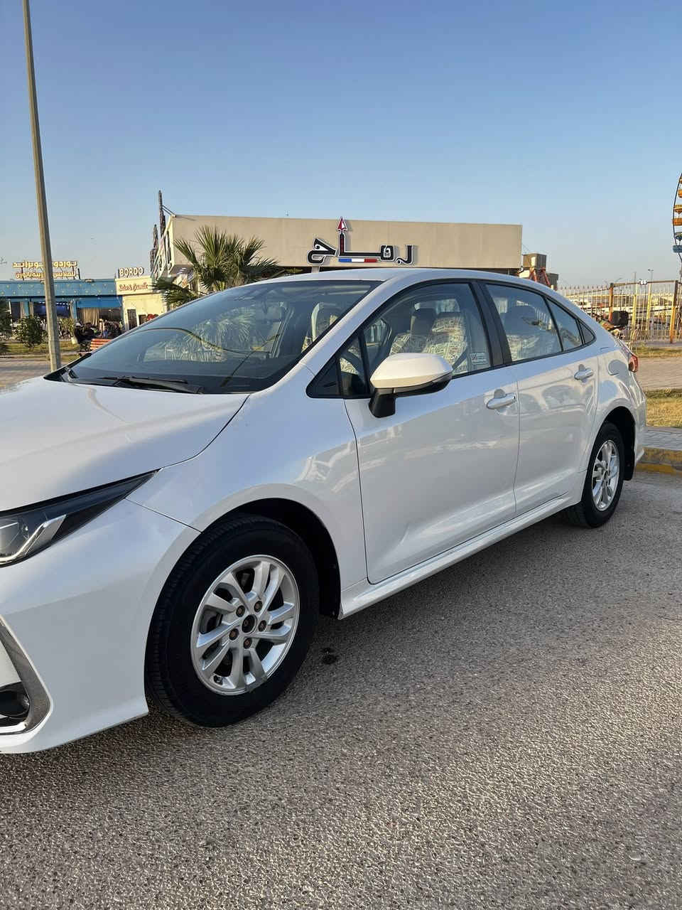 كورلا 22 بانزين ساز
ماشية 61 الف
بيها تبديل بنيد 
السعر 140 وبيها مجال بسيط 
***********

