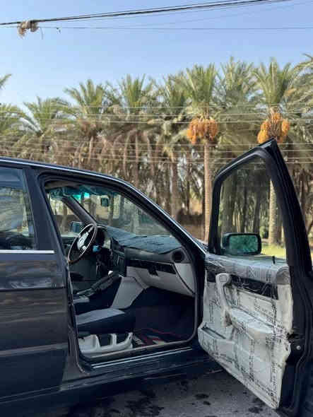 بي ام 535i
موديل 1990
كير مكينه جدد شادهن جديد
حداديه 70 بل ٪100
سنويه نافذه بل 24
السعر 49 وبيها مجال قليل 
رقم انبار
للواتصل
***********
