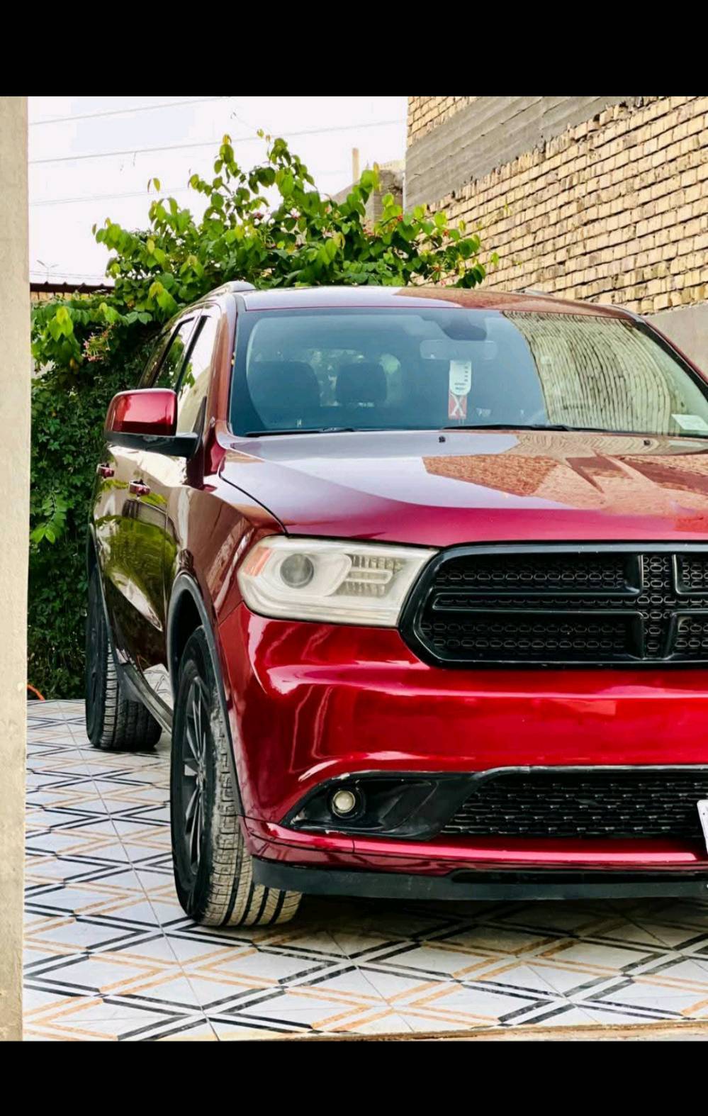 السلام عليكم  دودج دورنكو 2019

المواصفات رقم بغداد  مشروع وطني 
ماشية 117
1- محرك 6سلندر 3600بخاصية توفير الوقود ECO
2- بصمه + دخول 
3- حساسات خلفيه اصل مع خاصية اوتو ستوب 
4- لايت زنون
5- مع تحرك المرايات الجانبيه عند الرجوع الى الخلف حسب التحكم 
6- ويل كب حجم 18 . طخم تايرات حديث
7- نظام صوت ٧ سماعات داخل السياره 
8- تحكم ستيرن كامل امامي وخلفي 
9- شاشه دشبول لمس كبيرة متكاملة الأيعازات . وشاشة ٧ انج
معلومات السيارة والعطلات
10- نظام AUX + Bluetooth . نظام ملاحة GBS + ذاكرة ميموري كارد موضعي + UBS
11-مانع تزحلق (انزلاق )
12- تبريد ٤ قطع اكثر من 10 منافذ
13- الكشنات جلد 6 راكب غرفة منفصل VIP
14- كاميرا خلفية دواره HD
15- اظهار ضغط الهواء في الاطارات ومعلومات السياره الكترونيا مثل كمية دهن محرك الوجه ودرجة حرارة المحرك والكير والزيت وضغط الزيت الكتروني