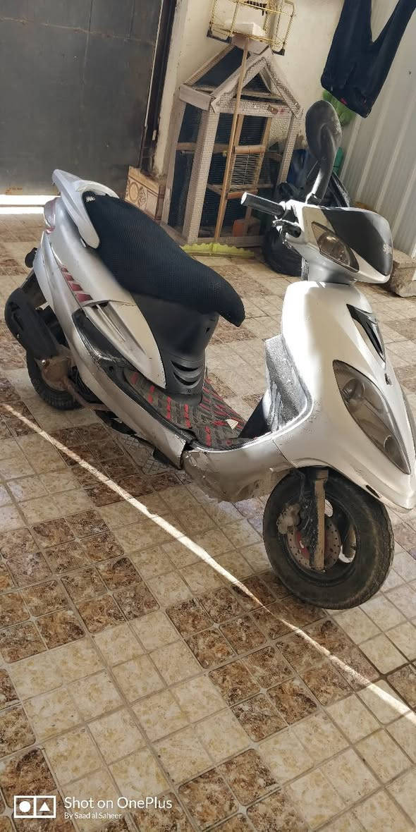 سايم ابو عيون 
شغال سلف وهندر
 محرك نظيف
 گفرات كامله بدون نقص 
المكان الرمادي 
السعر 375 وبي مجال بسيط 
للتواصل على الواتس اب 
***********
