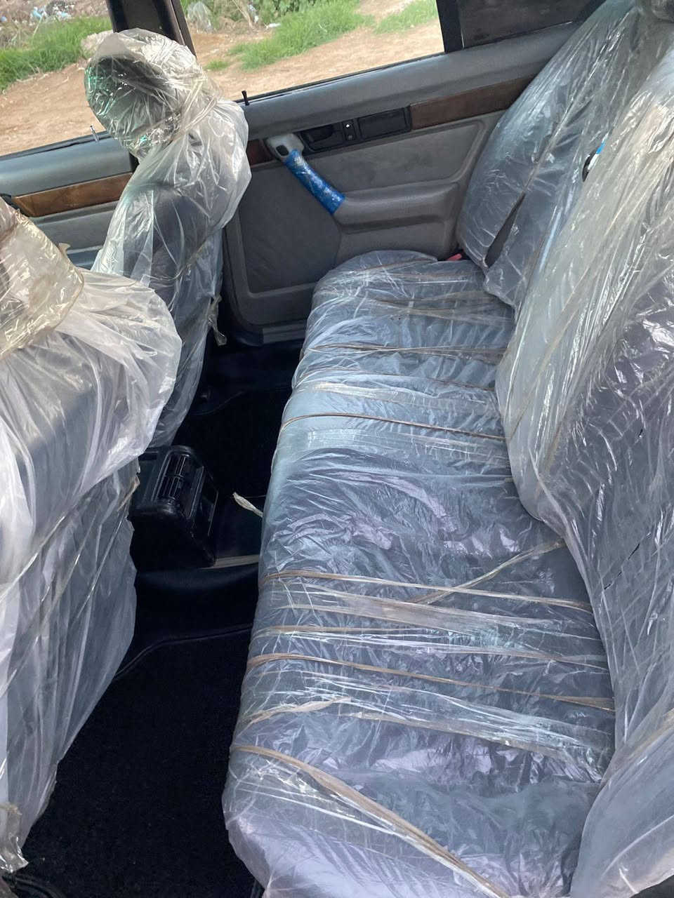 سلام عليكم سياره بي ام موديل 1992 بسمي رقم بغداد نكليزي مكفوله كير مكينه صدر امامي خلفي جديد تبريد شغال كهربايات كلهه شغاله داخل جديد جلد كشنات كهرباء رقم ***********
