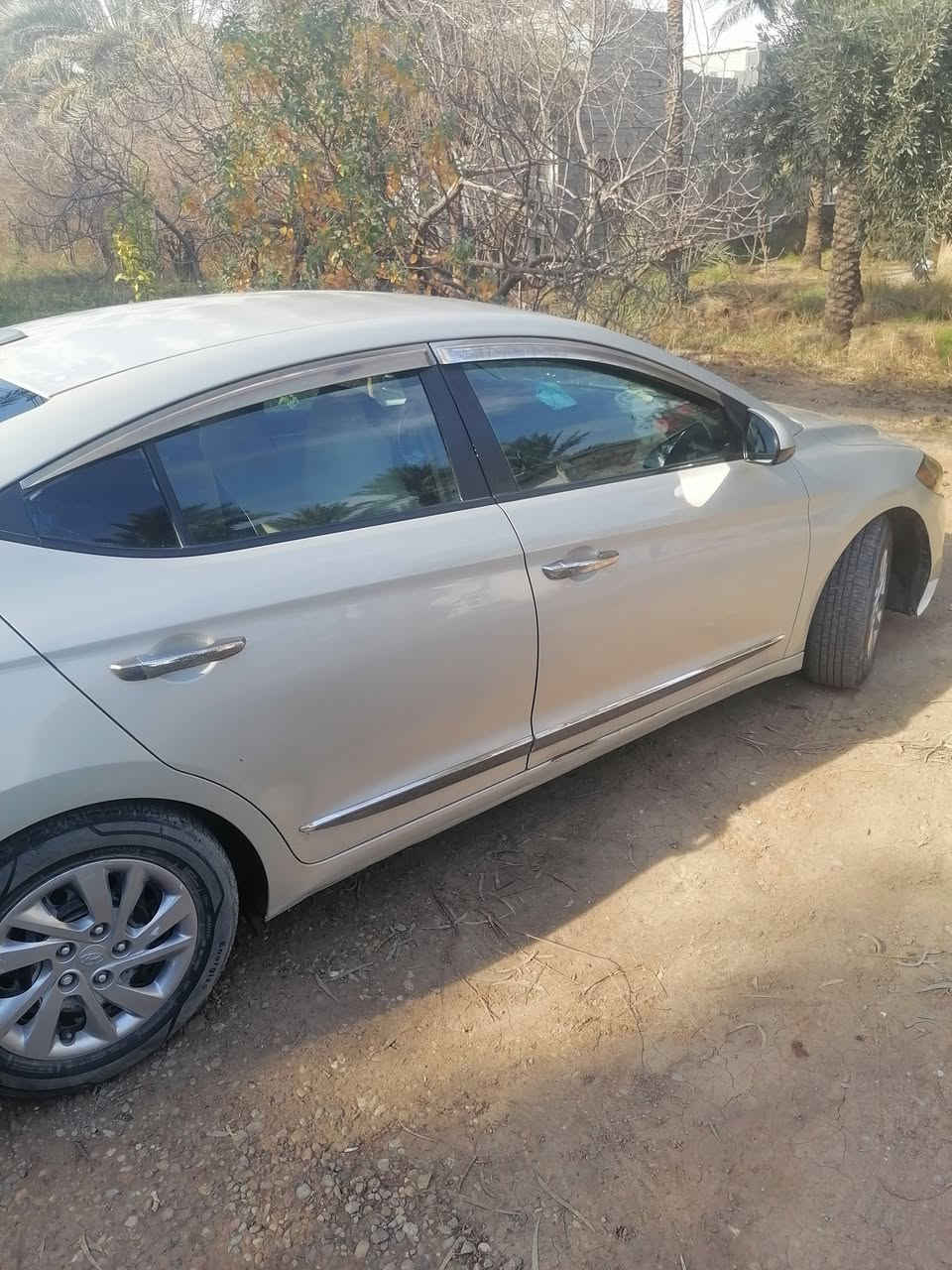 السلام عليكم للبيع او مرواس اللنتر ١٧ وارد أمريكي بدون قطره صبغ بيها جراد بالقماره قليل ***********
