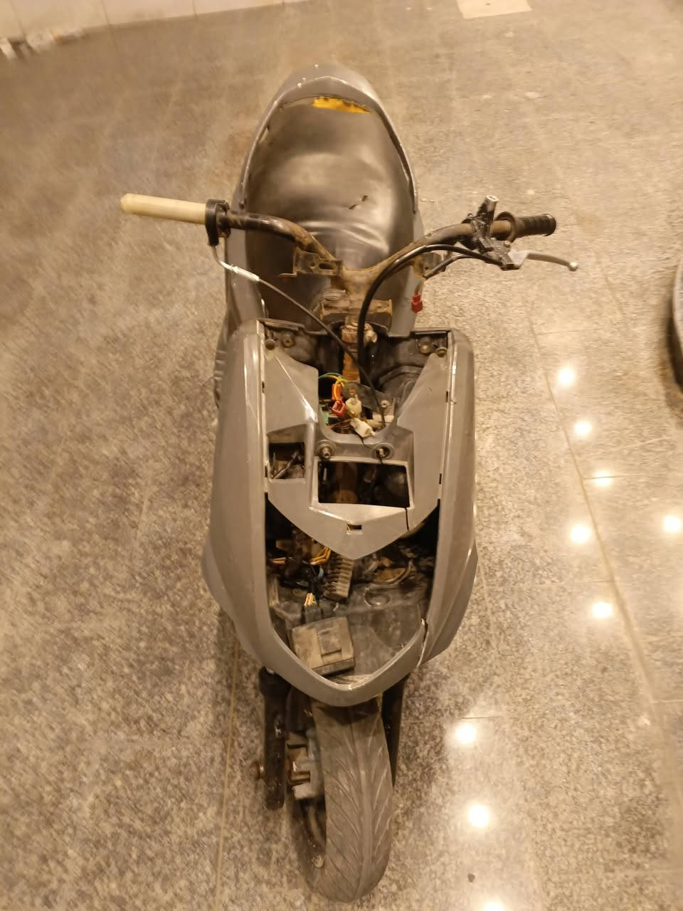 سلام عليكم اخوتي العزاز سكنس نثية عليهة مكينة. مال ثعلب غراضهة كلهم كاملة كلجات.  نضاف حيل شلعة معدل  ب 350 و بيهة مجال لل طيبين ***********
