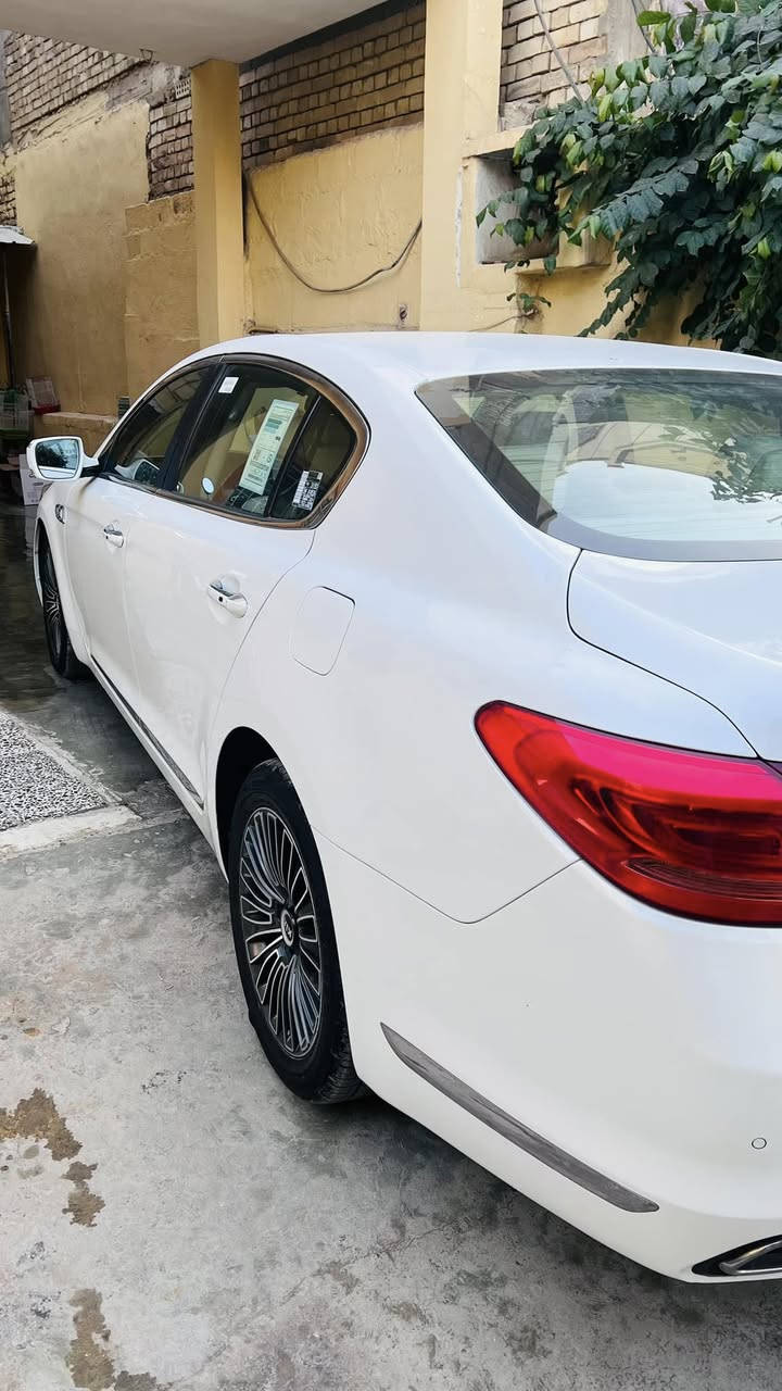 كيا كوريس 2014 خليجي فئه اولى  
محرك 3800 V6
گير 8 نمر كوبرا
اللون ابيض صدفي
كل الابواب شفط 
الجنطه شفط
بصمه اربع ابواب
ستيرن كهرباء متحرك
ذاكره خزن كشن السائق والستيرن
دبل جام لعزل الصوت والحراره
رادار كل الجهات مع تحذير المنطقه العمياء 
لايتات لد ١٦ عدسه زنون ومتحرك 
زراك لايت
اكياس هواء كهرباء للراحه في كشن السائق والكشنات الخلفيه
بروجكترات لد 
كشنات جلد (النابا) افخم انواع الجلود لون بيجي
جكات تصعد وتنزل السياره
مري شفط وقلاب عالبگ لرؤيه اوضح
مرايات تعتيم للاضاءة العاليه وهيتر 
قماره شامواه فاخر 
كامرات عدد ٤ رؤيه محيطيه 360 درجه والخلفيه دواره مع الستيرن
حساسات امامي خلفي
حساس مانع تصادم
حساس يقفل الكير اذا الابواب مومغلقه
فتحه سقف
كشنات جلد تدفئه وتبريد امامي خلفي
كشنات كهرباء امامي خلفي
شاشات عدد 3
تحكم ماوس امامي خلفي
الكشنات الخلفيه VIP 
تبريد 3 قطع
حساس مناخ اوتو يتحكم بفتح وغلق الهواء الخارجي حسب نقاوه الجو 
بردات عدد 5 بلاد
ايرباكات عدد 9
سماعات شركه لكسكون 14 سماعه
 دمام عدد ٢ امامي خلفي
تحديد مسار
شاشه عرض معلومات عالجامه الاماميه 
العينه شاشه وامكانيه تغيير شكل العدادات حسب الرغبه
هاند بريك بصمه كهرباء
نضام اوتو هولد
انضمه قياده عدد 4 عادي وايكو وسبورت وثلج
نضام مانع انزلاق ABS
نضام تراكشن كونترول 
نضام حزام امان كهربائي
مثبت سرعه ورادار تفاعلى
وبعد هواي مواصفات مامذكوره 
 

ملاحظه: السياره حادثها بجم ضربتها خفيفه ع اثرها تبدل بنيد وبارد اربع اصابع بالجاملغين الاماميه وتكحيل خفيف باالهلال الجاملع الخلفي عكس السايق بدون دواخل يعني لا ايرباك طاك ولا شي سونار موجود او تحب تسوي سونار ثاني باليعجبك  
رقم اربيل دولي هزه وسنويه جديد بسمي شخصياً 
السعر/ 170 وبيها مجال بسيط
مكان السياره الانبار / الرمادي

***********
