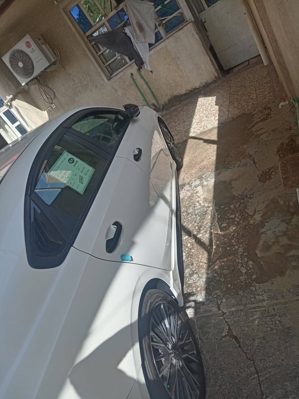 السلام عليكم.
للبيع. كيا فورتي 2023
وارد.. أمريكي   
ماشيه ٤٢
مرقم بغداد  تحويل مباشر بسمي 
محرك 2000دوش 
المواصفات فورل رياضي ماعده فتحه اخر فئة 
1-ويل كب 
2-شاشه بلاد 
3-كامره خلفية دوارة 
4-رادار 
5-تحديد مسار 
6-مثبت سرعه 
7-وضعيات قياده 
8-توقف ذاتي 
9-تحكم ستيرن 
10-اشاير بلمري 
سياره جديده جداً. جاهزه من كل النواحي. 
السعر150 بيها مجال 
لاستفسار *********** 
مكاني بغداد شرطه الخامسه
