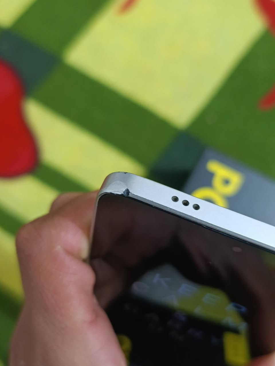 سلام وعليكم جهاز بوكو اكس 6برو ذكره 512 داخليه 12 جهاز نضيف جدا فقط زلغ خفيف بل شاصي   موضحه بل صوره  كامل ملحقات مكاني ديالئ سعر 275وبي مجال ***********
