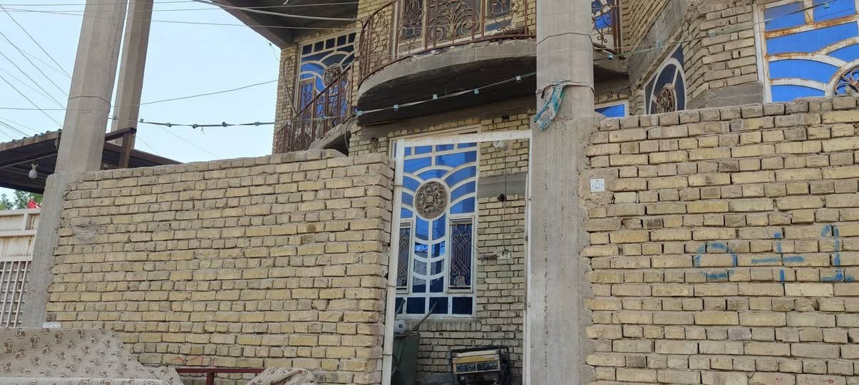 السلام عليكم
بيت طابو صرف للبيع ركن المساحه 250م متكون من 6 غرف وثلاث صالات واستقبال ومطبخ وثلاث مجاميع صحيه داخل وخارج مع ترك بكُل جوانب البيت 
گرمة بني سعيد __ شارع ابو اثير المضمد قرب سوق الگرمه
للأستفسار // ***********
