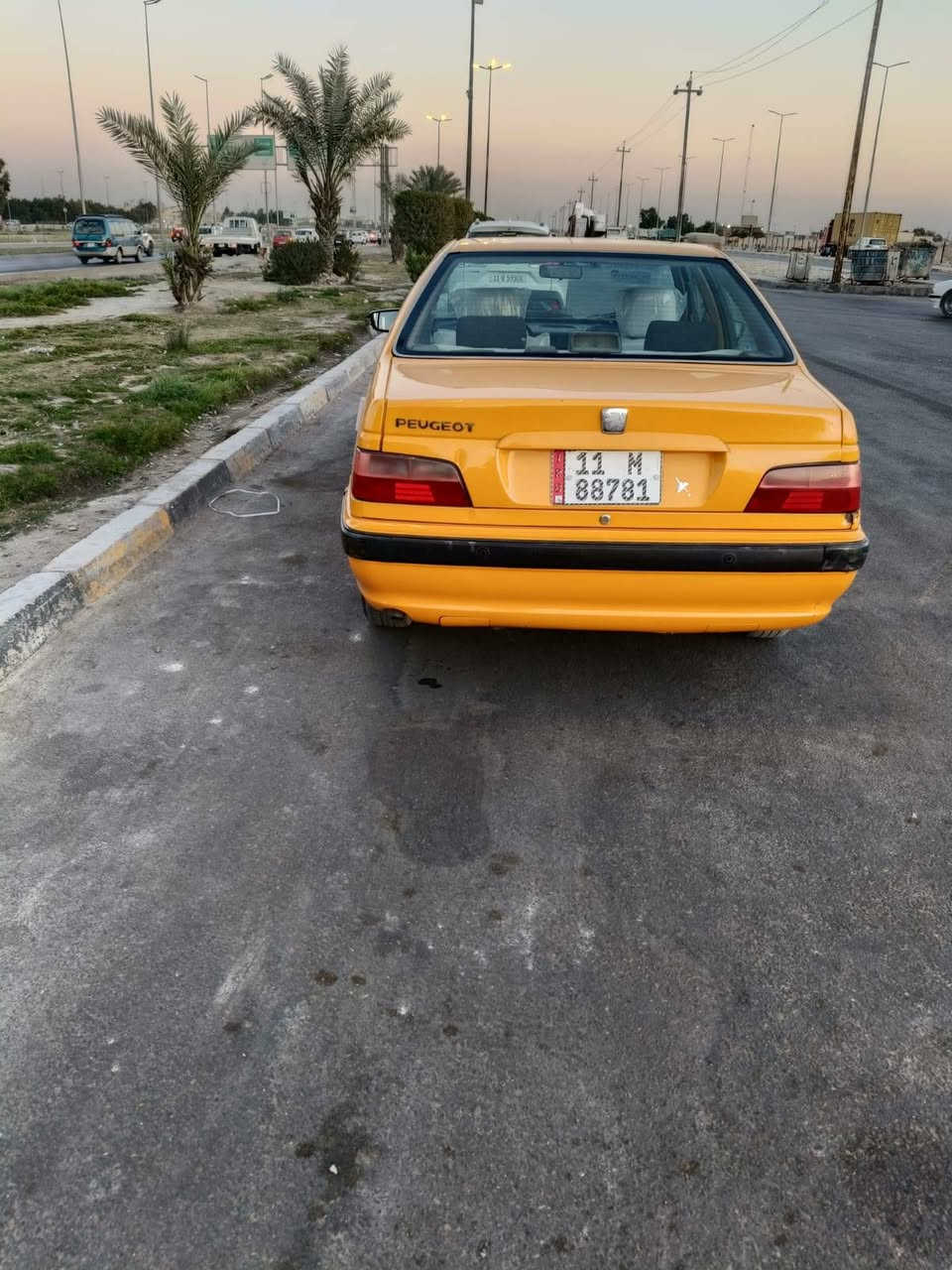 السلام عليكم بيجو باص موديل 18تحويل مباشر كير مكينه وتبريد وصدر مكفولات بدون تبديل بدون صبغ بس طخه بل حافه مال جاملغ بس مكاني بغداد
***********
