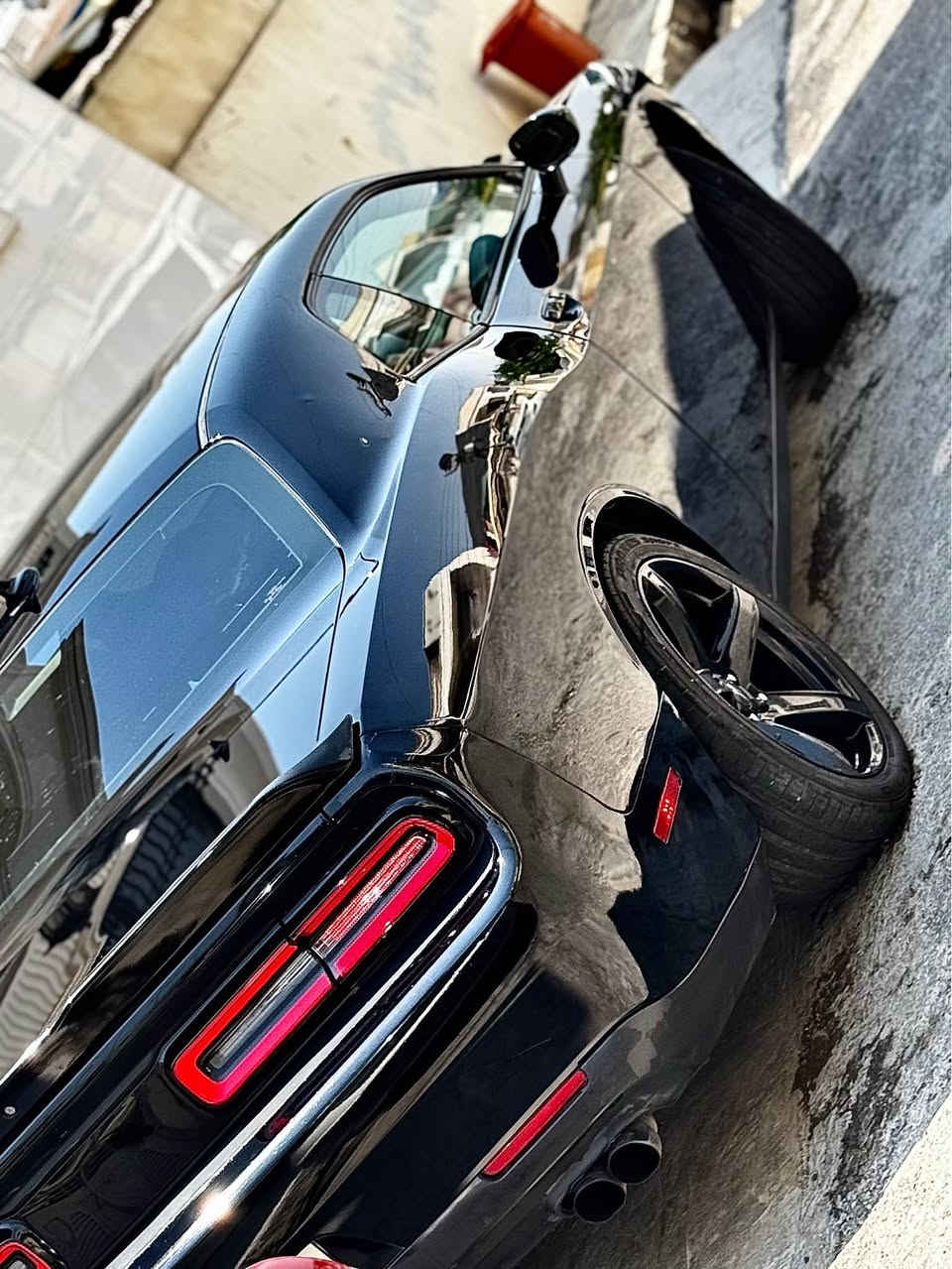 Dodge chalenger 2016 SXT 
محرك ٦ سلندر
سياره بدون حادث بدون ارباك
فقط شبر جاملغ خلفي صبغ و جاملغ امامي سائق مصبوغ
بدون دواخل بدون ارباك
الف دينار مابي مصرف
سياره ب اسمي فحص هزه سنوي كلها جديد
واتساب / *********** رقم اربيل مكان سياره اربيل
 كلين داخل بوه تةنها بستيك جاملغى دواوه و جاملغيكي پيشى سبوغه بى زورى بى ارباك نرخى ١٤٢ وةرةقة و كةميك مةجال  شوين هةولير أربيل, العراق
