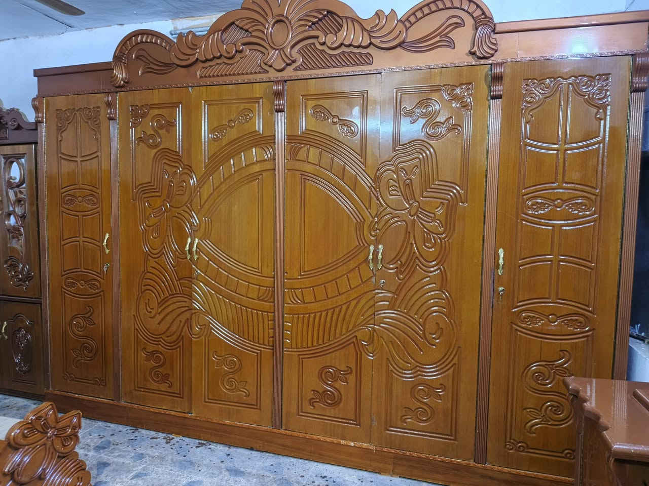 غرفه اخشاب ام السته تجاره  تزكام صاج كبس شريط جديده كلش نهايته ٦٠٠ مكان ناصريه ***********
