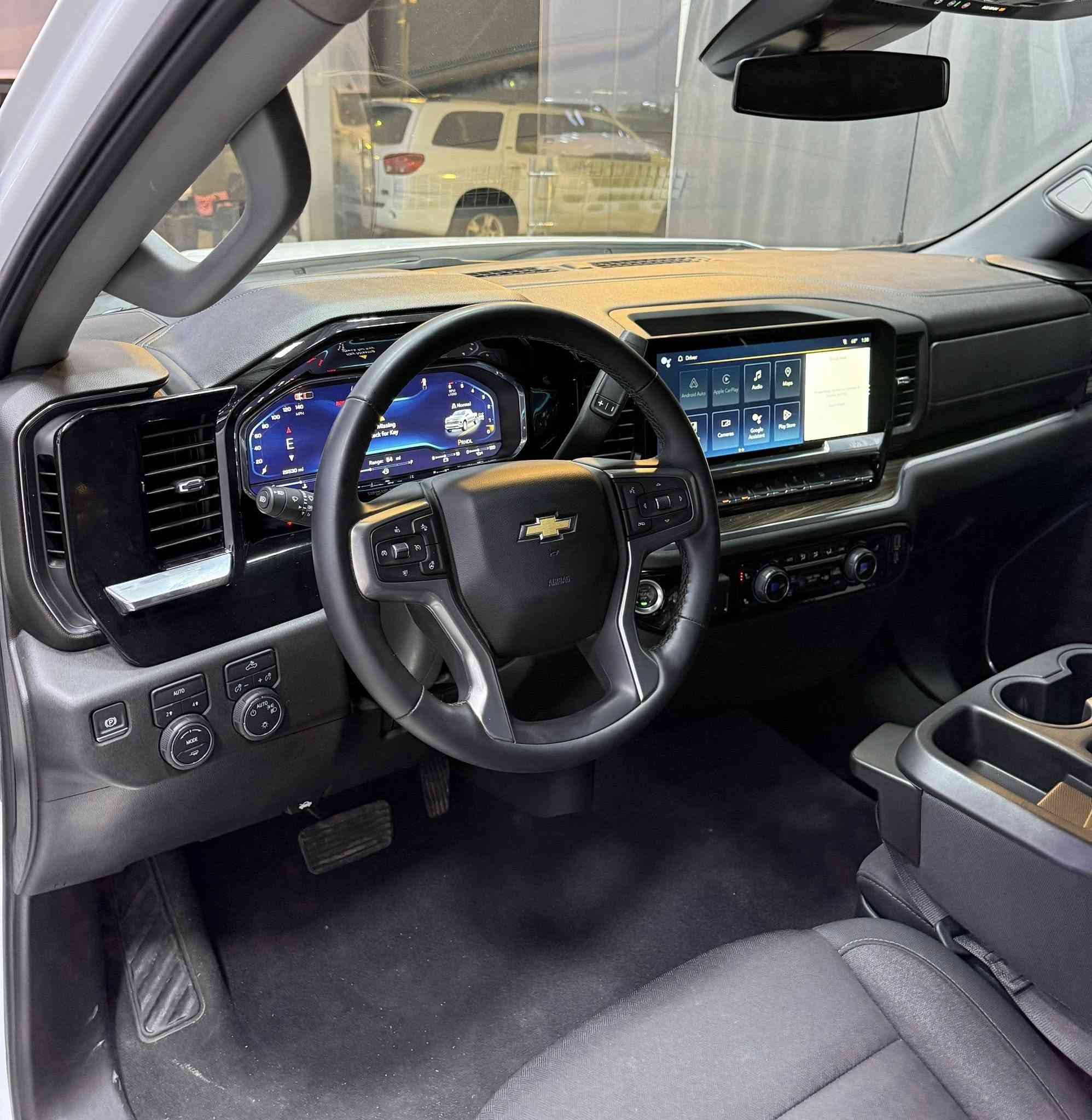 Chevrolet Silverado 
2025 LT
V8 - 5.3L - 4x4

بسمە و شغال
شاشە و کامیرە
لایت لید
کوشینات هیتر
کوشینات کهرابایی
سوکان هیتر
گیج الکترونی
رادار
ئوتو ستوب
ویل ٢٠
باب طویل
بودی قصیر
دبل اکسل

29.000 mile
کلین تایتل
سعر 375 ورقە

معرض ( مەدینە ) اربیل شارع ١٠٠م
0750 261 2500
0772 665 1010
