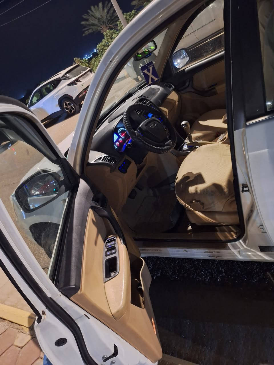 موديل ١٤ محرك وتبريد وكهربائيات كفاله رقم واسط بسمي تحويل مباشر  بيها خلل بالكير سياره تشتغل وتمشي بس بيها خلل بالنمره الرابعه سعر ٤٨ مكاني واسط الكوت 
***********

