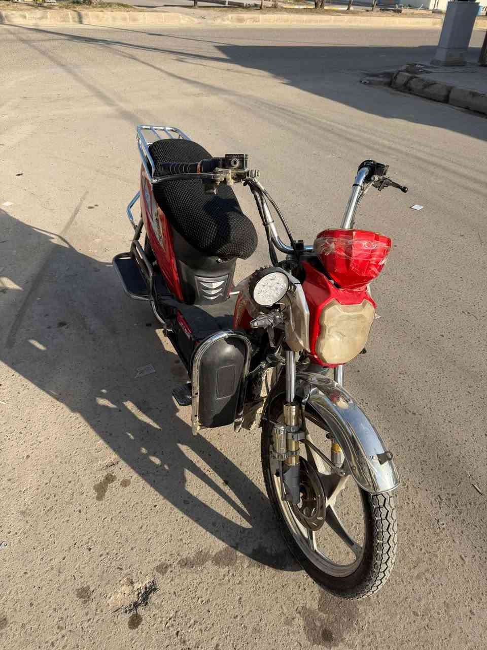 سلام عليكم
هارلي نضيفه بطارياته يقرن 8 

سعره 250 الف وبي مجال حك الجيه 

***********
