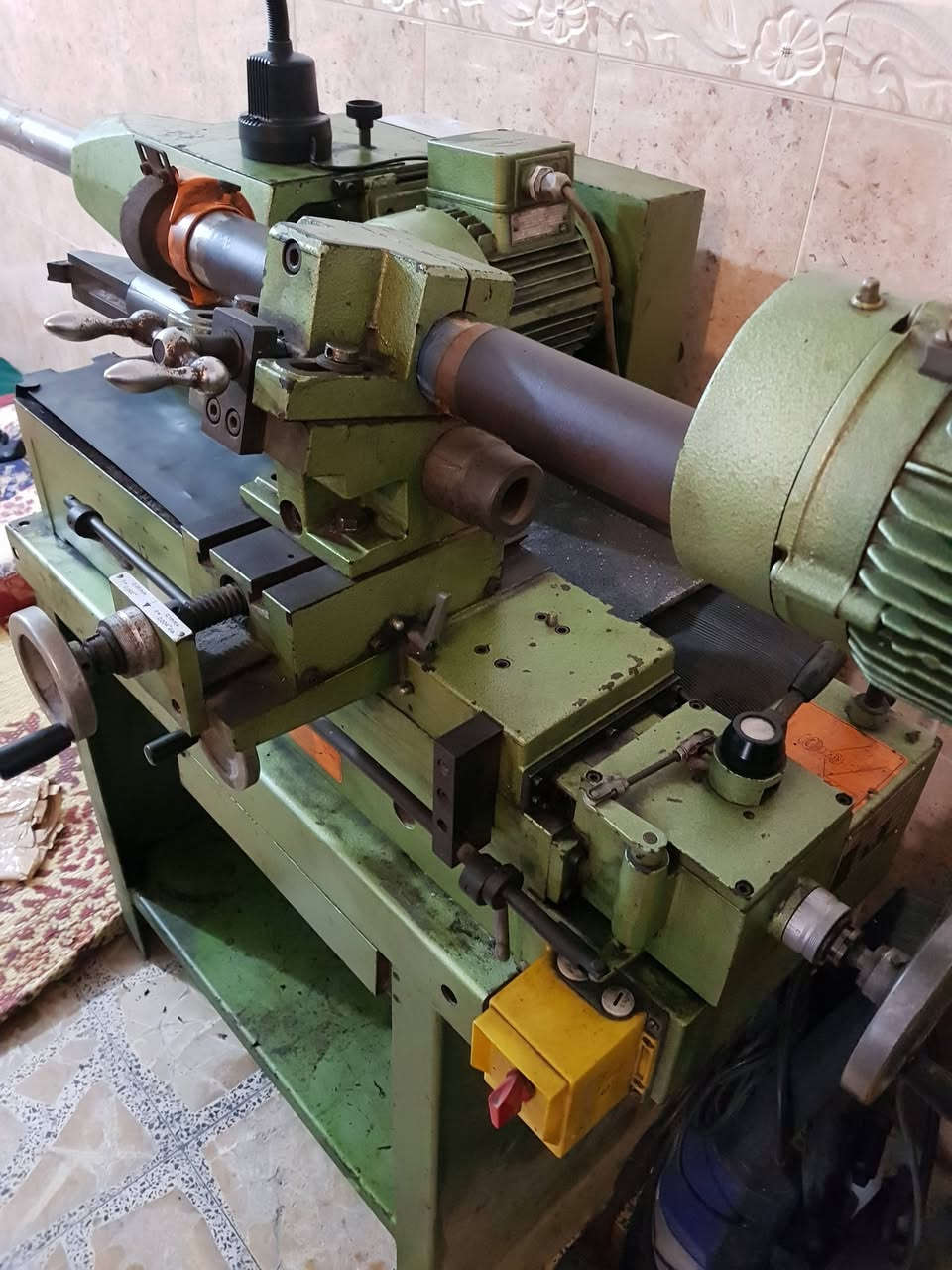 تورنة ألماني نوع هونكر دسك وطاسة تصفير فلنجة.
شفتين ٦٠ملم و٣٠ملم مع كافة قوالبها 
بغداد.*********** ابو فاطمة
