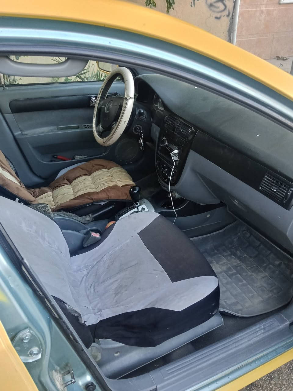 سلام عليكم اوبتره موديل 2007للبيع مكانها ناصريه رقم ذي قار سعر 45 وبي مجال رقم موبايل.***********
