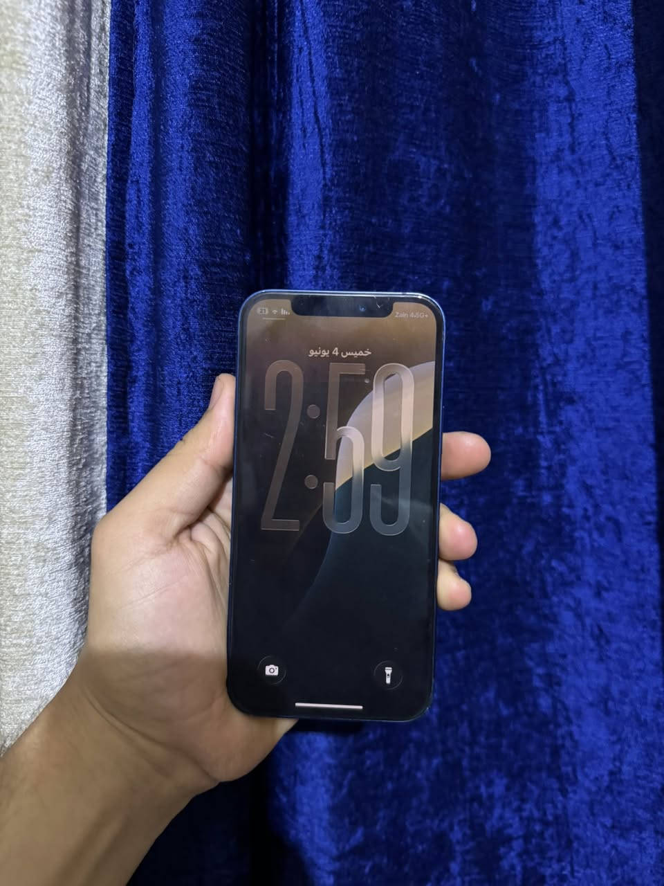 ايفون 12 عادي
 ذاكره 128 
بطاريه 🔋72
 بدل  شريحه 

   شرق اوسط 
 جهاز نضيف 
بي خدوش بسيطه بلشاشه 
جهاز لا مبدل بي شي ولا مفتوح 
وتر بروف 
مكاني حله 
شارع ستين 
السعر  290 وبي مجال بسيط 
***********
