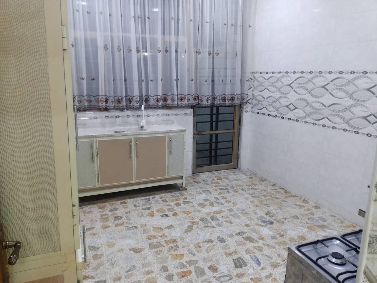 يا الله السلام عليكم ورحمه الله
بيت طابو ملك صرف مساحه 140م بناء حديث 2025 واجه 8نزال 18 طابق واحد بناء طابوق درجه اولى يتكون من غرفتين نوم +صحيات داخليه صاله كبيره مناور 2 استقبال مطبخ كبير صحيات خارجيه+طرمه العنوان المدائن سلمان باك باني روما قرب جامع الفرقان خامس بيت ع شارع العام الاستفسار ع السعر والتواصل ع الرقم ***********
