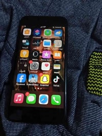 ايفون ٧ • بطارية ١٠٠ • بصمة شغالة