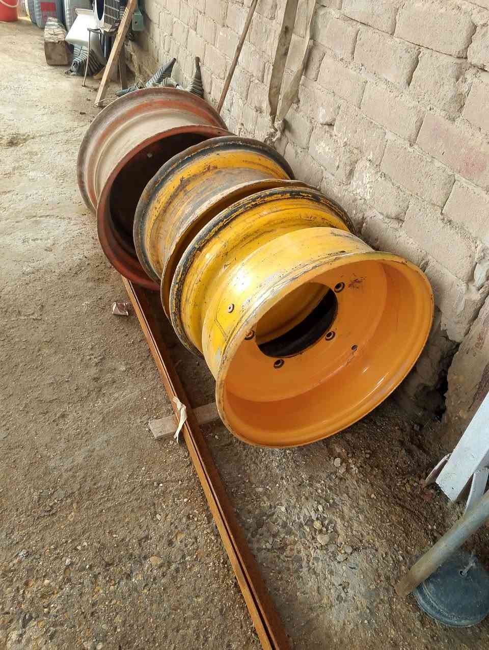 السلام عليكم ويالة جيسيبي حجم ٢٥ عدد٣ واويالة جيسيبي حجم ٢٤ عدد ٣ للبيع موبايل ***********
