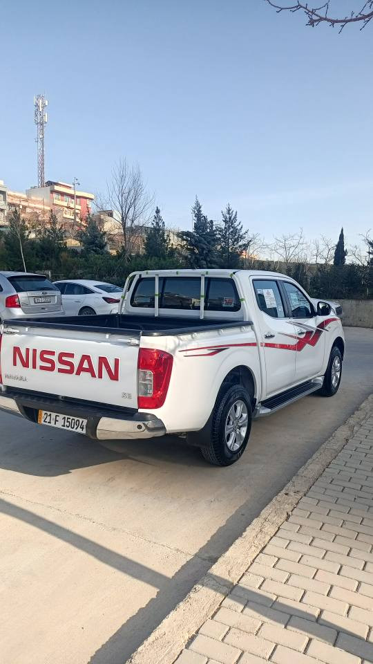 نیسان نەڤارە بۆ فرۆشتن  سەیارەکە ٤تایەی تازەی بۆ بەستراوە  ١٢٠هەزاری هەقیقی ڕۆشتوە نموونە لەجوای هیچ هیچی پێوە نیە  تەنیا بۆنیدەکەی شوێن یەک دووو بەردی بچوکی هەیە   سەیارەکە نموونە ماوەتەوە گۆڕێنەوەش بە MG t60 ئەکەم *********** السليمانية, العراق
