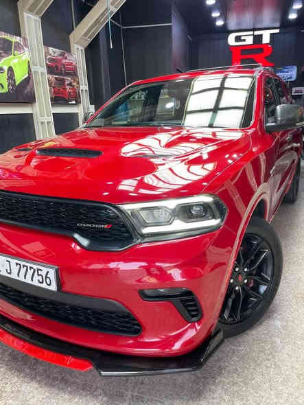 دوج دورانكو ار تي (RT)
الموديل / 2021
المحرك / 8سلندر 5700
العداد / ٤٩ الف mi
الرقم / اربيل تحويل او وكالة 
الحالة / كفالة عامة من الرقم للرقم 
صبغ ربع الدعاميه الاماميه بدون بارد 

المواصفات:

فتحة سقف سلايد
دفع رباعي 4x4
كراسي كهربائية
تدفئة  كراسي 
صندوق خلفي كهربائي 
استيرن كهربائي 
حساسات خلفية 
حساسات امامية 
شاشات كبيرة قياس 10.1 انج ابل كار باي 
كاميرة خلفية دواره
تبريد خلفي 3 قطع 
اشارة بالمرايا 
ويل كب كروم قياس 20 انج 
طخم تاير جديد 
تشغيل عن بعد 
بصمة باب 
بصمة تشغيل 
دخول ذكي بدون مفتاح 
نطام ايكو اقتصادي 
نظام سبورت
نظام مانع انزلاق
........
السيارة كفالة عامة حتى الدعاميات بشرط 
على بلاد الشركة 
مكان السيارة/ بغداد 
السعر / ٣١٠٠٠$
ورقة بيع او مراوس 
***********
