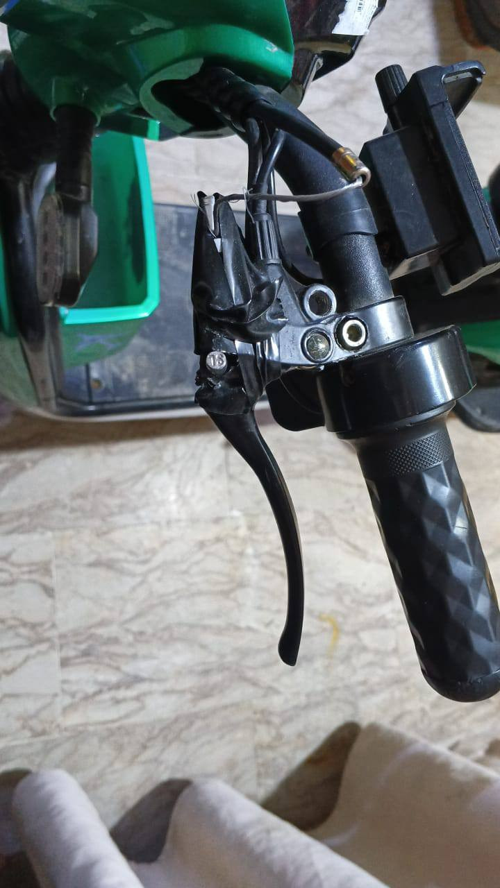 السلام عليكم 
دراجه شحن جديده قبل شهرين نازله من رمبه 
السعر 300 وبيها مجال
للاستفسار: ‏‪***********‬‏
