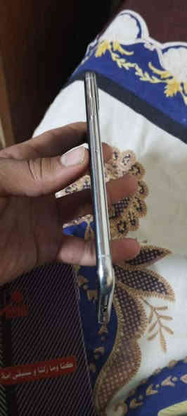 السلام عليكم📱iPhone XS MAX📱
مبدل بطاريه🔋(100)اصليه
نموذجM
ذاكره64📀
الضهر مكسور🔨
الشاصي نضيف 
الكامره خلفيه وأمامي شغاله 
فيس ايدي شغال
كلشي شغال
فقط الضهر والشاشه بيهه فطر واحد خفيف مامبين اصلن الجهاز كلشي مو عايزه سعره راح يكون فقط170الف للاتصال على***********سامراء
