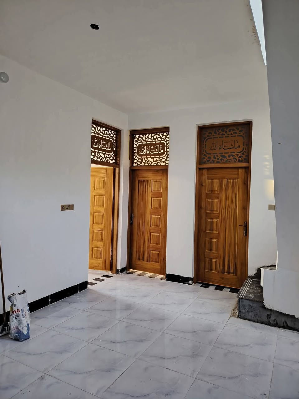 السلام عليكم مكلف بلنشر
دار للبيع مساحة ١٢٥ متر

الموقع حي ذويب الشارع الاخير المقابل لحي الدواغنه

تفاصيل الدار

البناء طابوك

شبابيك المنيوم

والأبواب قاصه

يحتوي على غرفة نوم ٥* ٤ وواحده فوك ٤ *٣

واستقبال ٦* ٤

وصاله ٦* ٤

ومطبخ ٥* ٤

مجاري خطين واحد على البزل واحد خزان

الأرضية بورسلين
السعر ٥٢ مليون 

تفاصيل أكثر الاتصال السلام عليكم مكلف بلنشر
دار للبيع مساحة ١٢٥ متر

الموقع حي ذويب الشارع الاخير المقابل لحي الدواغنه

تفاصيل الدار

البناء طابوك

شبابيك المنيوم

والأبواب قاصه

يحتوي على غرفة نوم ٥* ٤ وواحده فوك ٤ *٣

واستقبال ٦* ٤

وصاله ٦* ٤

ومطبخ ٥* ٤

مجاري خطين واحد على البزل واحد خزان

الأرضية بورسلين
السعر ٥٢ مليون 

تفاصيل أكثر الاتصال ***********
