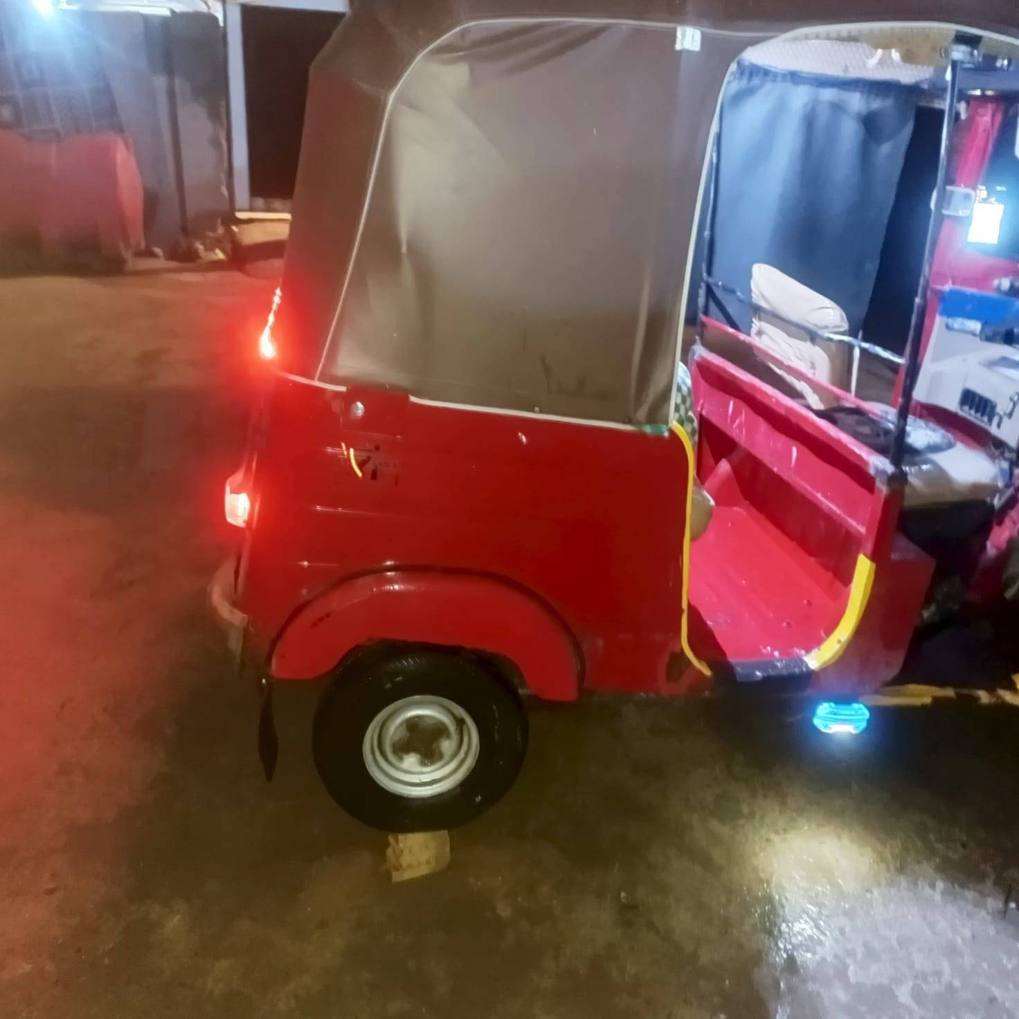 للبيع موديل17 شهر12  اوراق اوراق تخم تايرات سفريات دوشمه كهربايات كله جديد تراي اطيك يخبل مال جديده نكره سلف وكبل لشارع التكتك مال جني مكاني بغداد الرشاد السعر 3400 وبيها  مجال المو شراي لا يخابر رحمه لماتولكم***********
