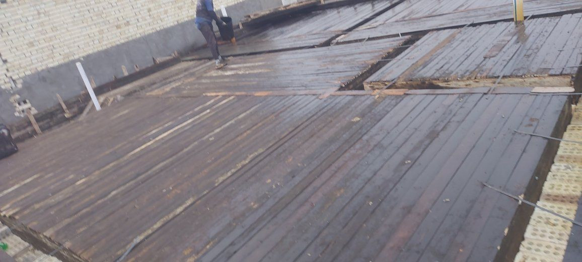 السلام عليكم عندي خشب 100متركاملة 5مكاعب للبيع  بغداد الشعله اتصل ***********
