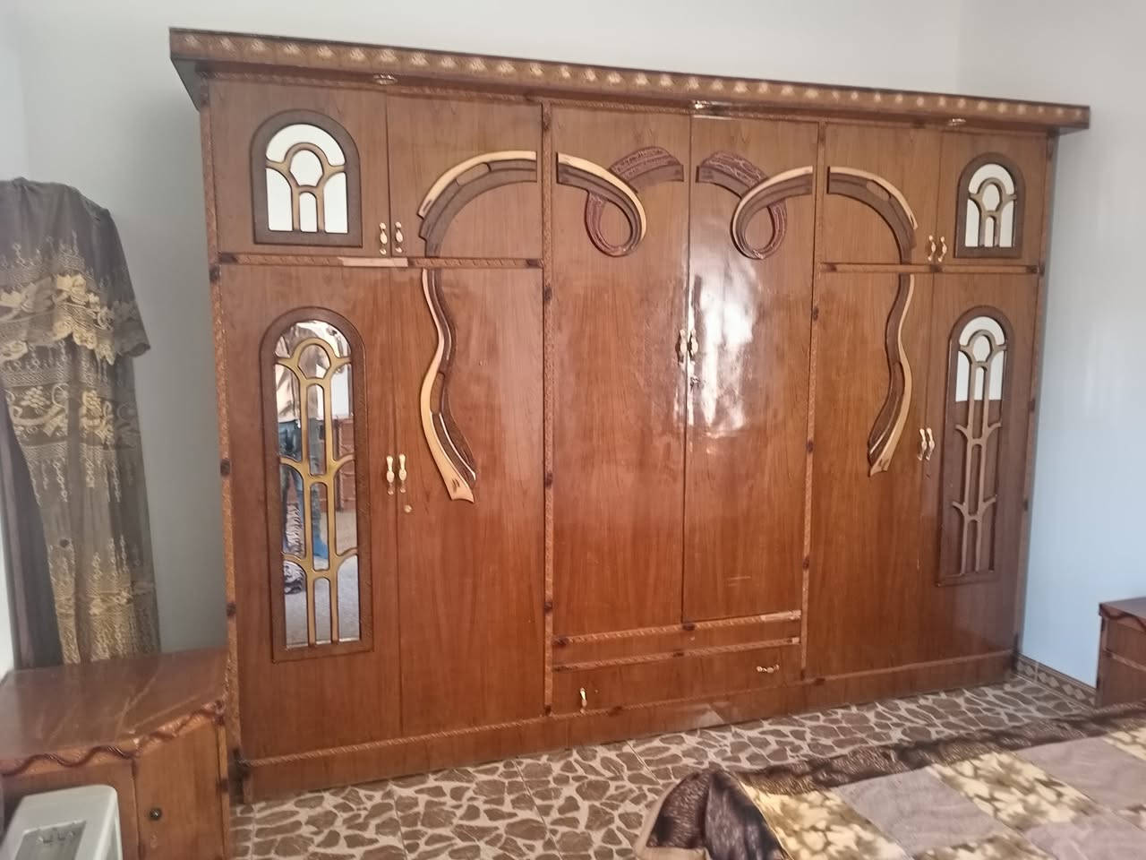 غرفه النوم للبيع مستعمله السعر ٧٥٠ الف وبيها مجال للإستفسار الاتصال على الرقم ***********
