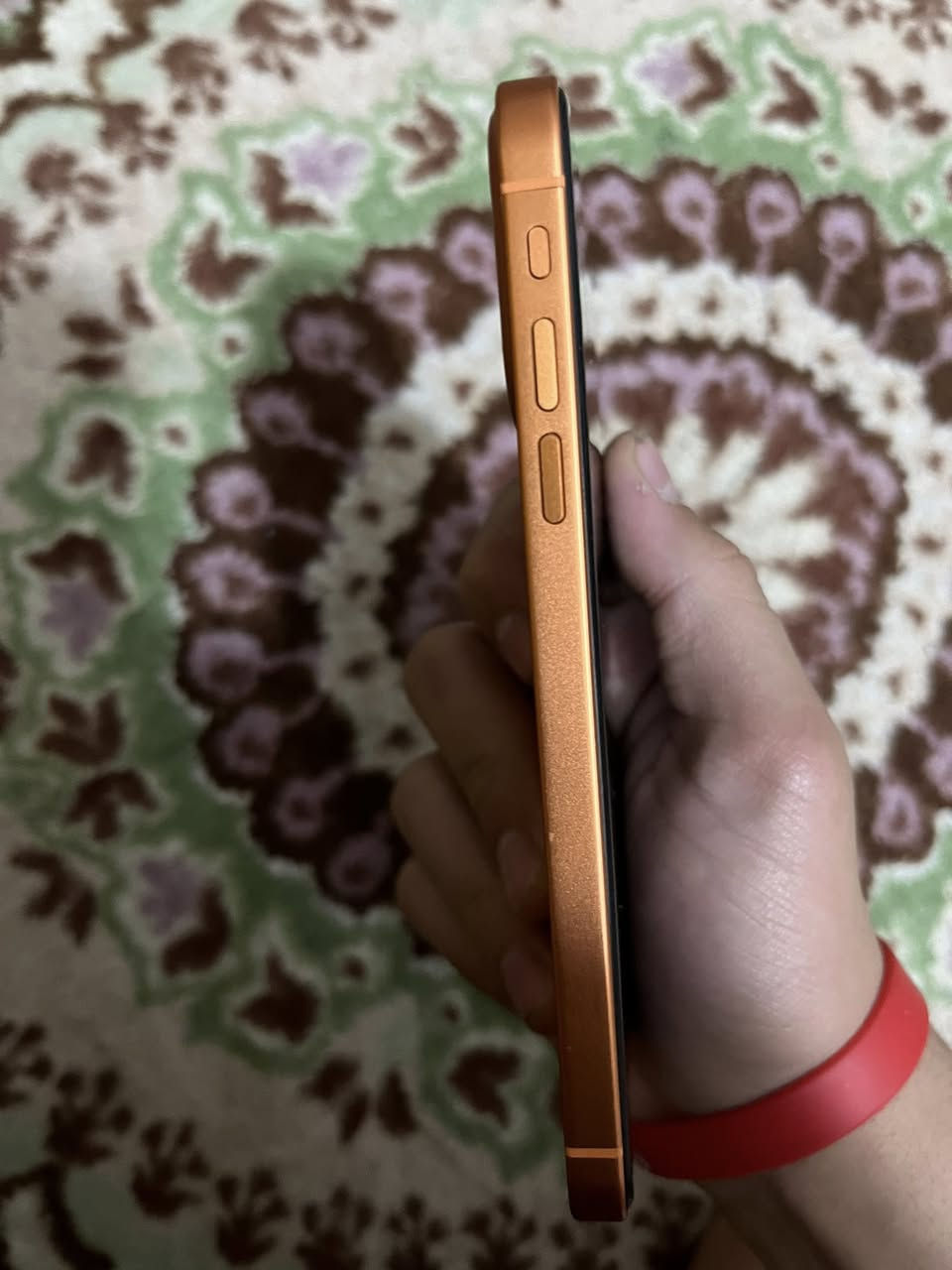 سلام عليكم آيفون اكس آر محور 17. برو ذاكر 64 بطاريه 100 مبدل جديد من ابل شاشه بلادي فيس إيدي واكف لين محور مع عدسات الياقوت اصلي وكفر سعر الجهاز 230 بي مجال قليل العنوان بغداد شارع الكفاح رقمي ***********
