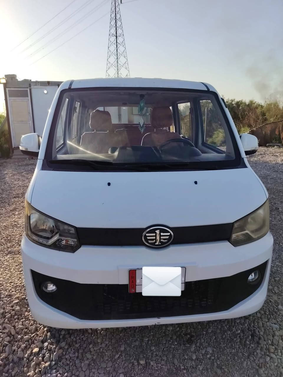 السلام عليكم ورحمه الله
 للبيع فاو خشفه V80L 2015 
10 راكب 

السياره حره رقم بغداد اجره ممشى 36 الف 
كير ومكينه مكفوله على السحك

وحداديه نظيفه وتخم تاير جواها جديد اصفرلك هيئه وضريبه شرط التحويل كهربائيات كلها شغاله وتدفئه وتبريد 
وغرفه نظيفه مرتبه ومغلفه ومدامه 

السعر 52 ورقه 

مكان السياره : البصره- قضاء الهوير 
للتواصل اتصال +واتساب  : ***********
