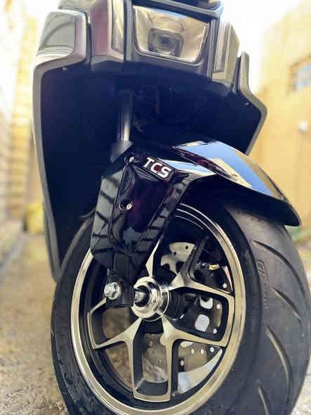 فضائي شركه  benbao    موديل 2025
حجم الملف 3000w 
6 بطاريات مسطره كبار 38 امبير 12V
.
السرعه 90 
شاشة دجتال 
قاطع دوره 
بك+ دبل اشارة + اشارة يمنه ويسره+ هورن
لايت عالي ناصي + لدات
مثبت سرعه + 4 نمر
نضام TCS مانع انزلاق + بوست سرعه 
بصمه 2+ سويج 2 
بريكات  امامي خلفي ABS
تاير قياس 90 90 12 
للاستفسار الاتصال 
*********** 
@
