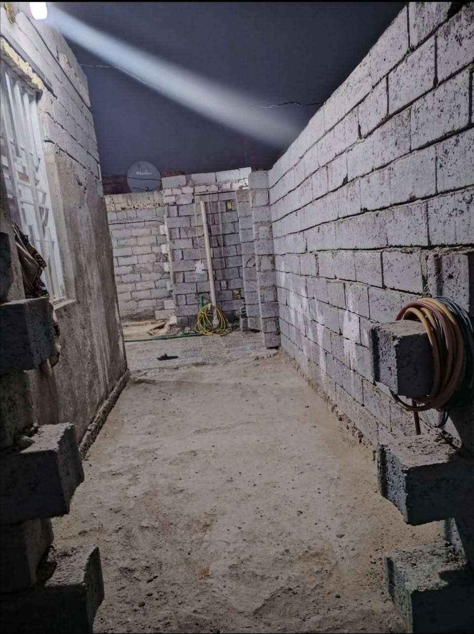 بيت للبيع مساحه 125 في الكوفه يم جسر الامام علي  ***********
