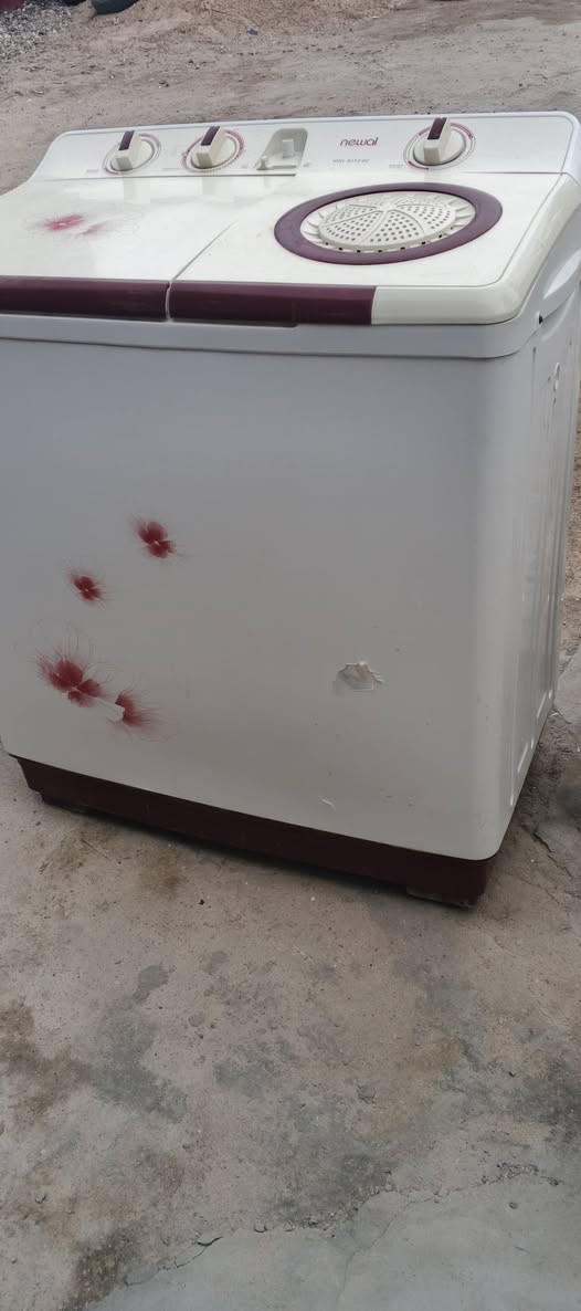 سلام وعليكم
للبيع قراظ كلها شقاله وعل فحص 
 مكاني البصرة شارع القائد 
واتساب ***********
