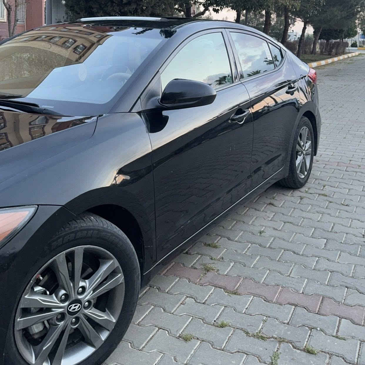 هونداي النترا 2017 فول مواصفات …
ملاحظة السيارة عليها مليونين و 700 الف غرامة 

ينزل من سعرها 

مكينة 2000 دوش السيارة فول 1/1 بصمة سلايد شاشة

السيارة ماشية 114 ميل

حادثها خشم البوند و جاملغ خلفي تعديل و شويه ملاحظات خفايف بيها 

السعر 117$ غير قابل للتفاوض

للتواصل : رقم اسيا / ***********
رقم و واتساب كورك / ***********
