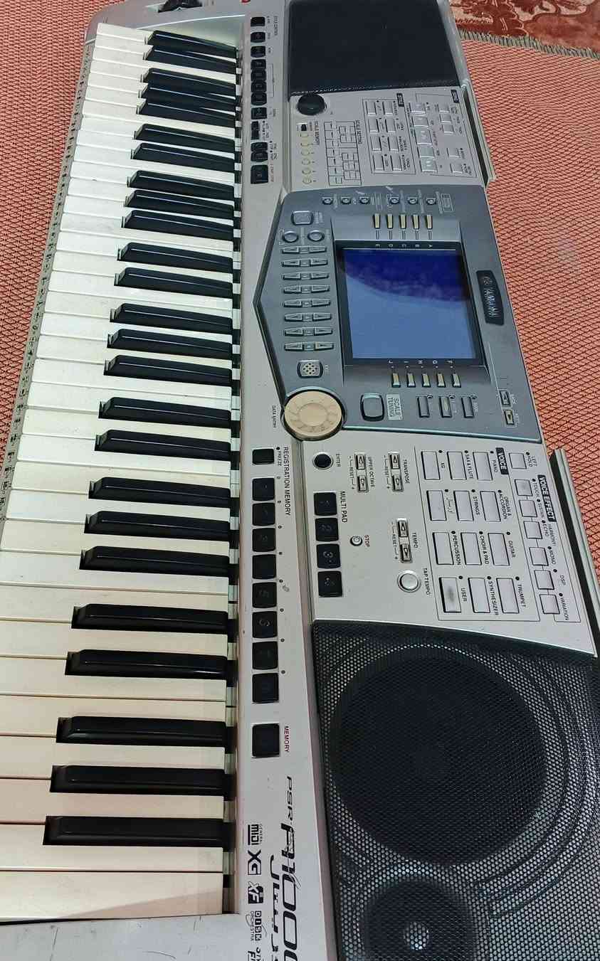 السلام عليكم
للبيع اورك ياماها A1000

نضافة 90% جهاز كلة شغال ولمس 

بي برنامج احترافي 

الملحقات //محولة فقط.
العنوان/ بغداد

السعر /425الف وبي مجال 

للأتصال /***********
