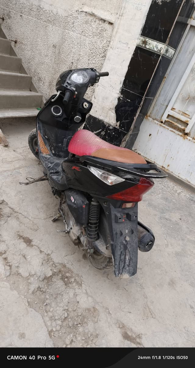 السلام عليكم للبيع دراجه نظفتها زين السعر 300 وبيها مجال رقم  *********** مكان بغداده
