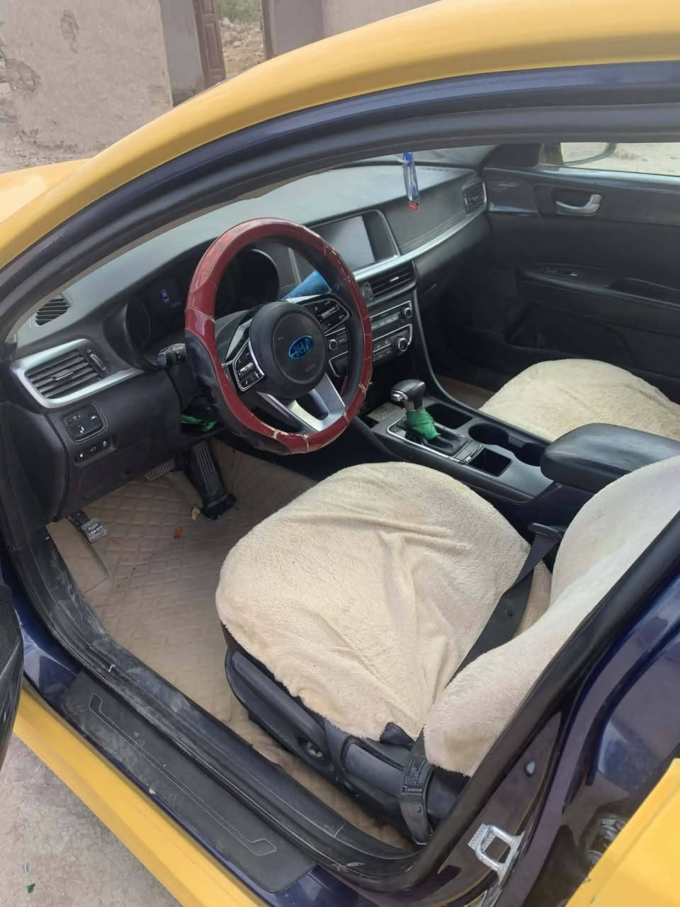 السلام عليكم سياره أوبتما للبيع 2020 رقمها قادسيه سياره جديده ونضيفه سونارها موجود وي الصور سعره 148 وبيه مجال للطيبين مكان السياره الديوانيه الـ بدير الاستفسار ***********
