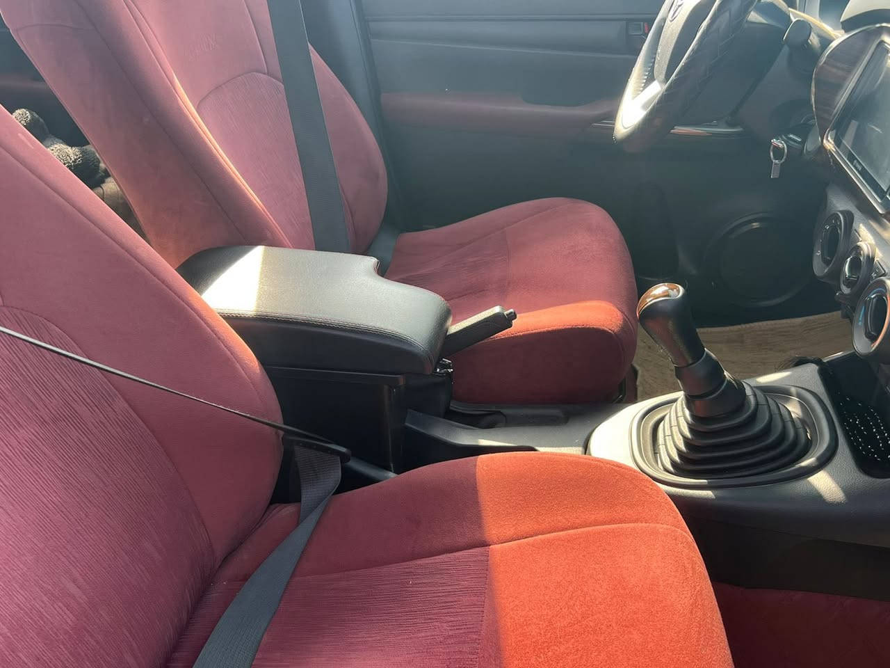 السلام عليكم ورحمة الله وبركاته
تويوتا هايلوكس 2024 ساز  كير عادي رقم بابل رقم الانكليزي حساسات البنيد جكات سياره جديده كلش مكفولة كفاله عامه تحويل مباشر مكلف بنشر الاتصال على صاحب سيارة 
***********
