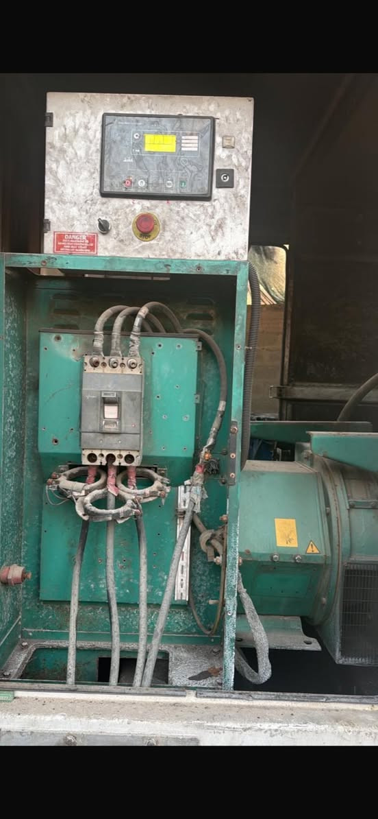 السلام عليكم مولود كمنز 250 كيفي سيت بلادي مكينه شغاله عل حمل لا تنقيص ولا تبخير راس توليد بلادي كاتم 
السعر 50 ورقه ***********
