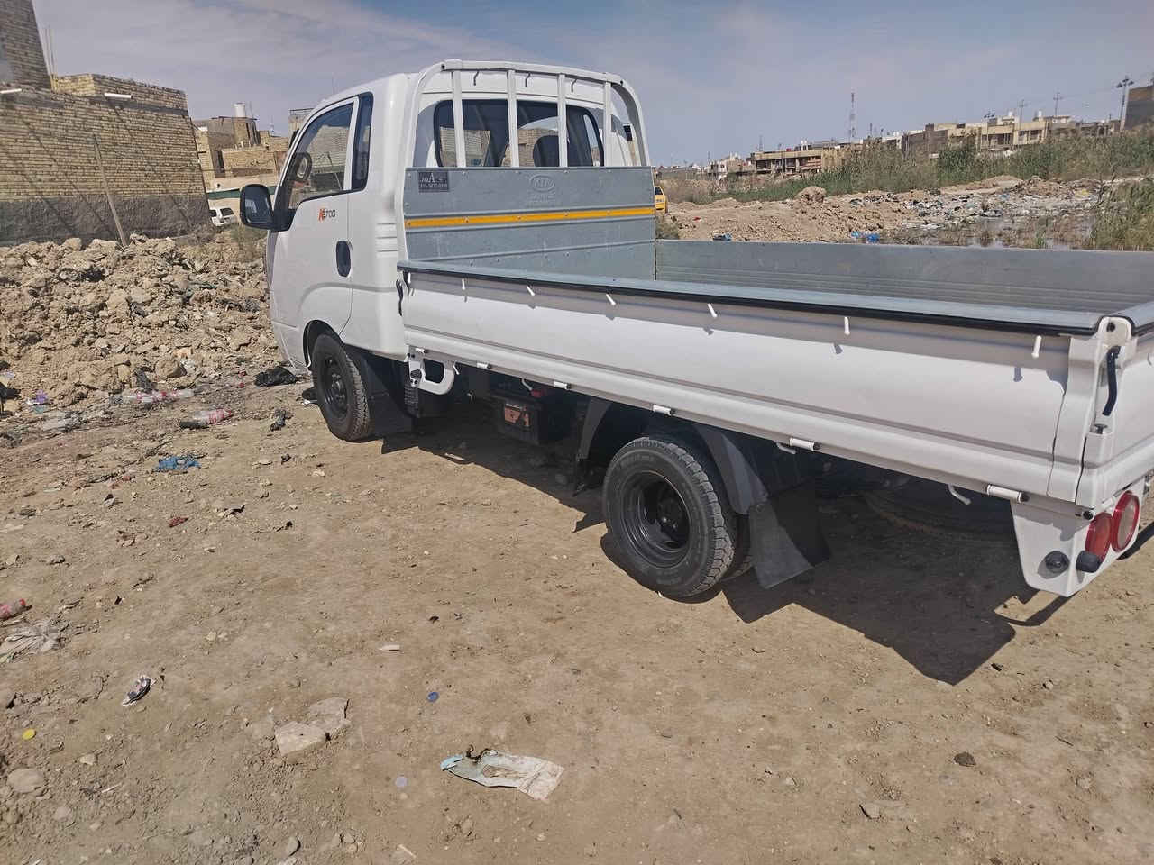 السلام عليكم كيه ٢٢مكفوله كفاله عامه ماشيه ٥٢الف رقم ميسان سعر١٣٥سياره جاهزه وضع الشركه ***********
