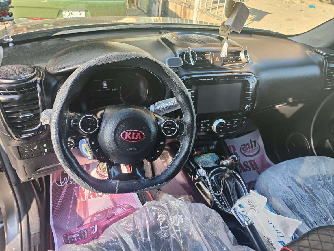 كيا سول موديل ٢٠١٩ فوك تحكمات السياره ماشيه ٥٨ اعلى فئه محرك ١٦٠٠تيربو الضرر بنيد وجاملغ مبدل اصلي ب امريكا  لون مميز سياره مكفوله بيها ثلاث انواع قياده تخم تاير جديد تدفئه كشنات تحكمات ستيرن قياده سبورت   رقم بغداد دولي  صغر غرامات عنوان بغداد الحسنيه للتواصل خاص او الاتصال  على الرقم ***********
